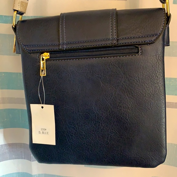 Elegant soft vegan leather crossbody/shoulder bag - Picture 5 of 8